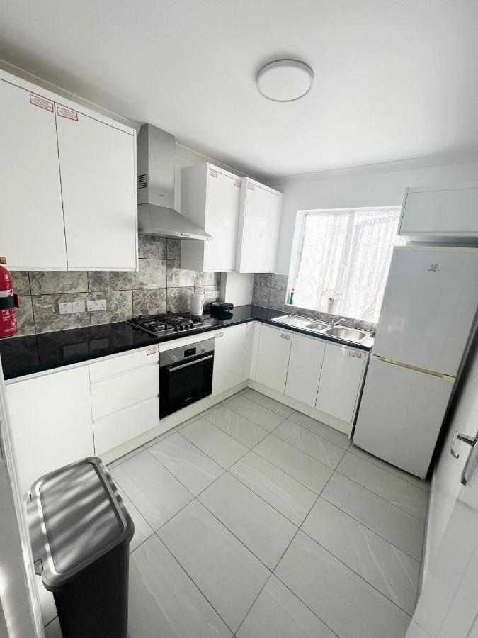 Stunning Flat In Greater London Hotel Екстериор снимка